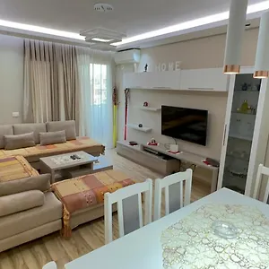 square-inn.hotels-in-tirana.com/